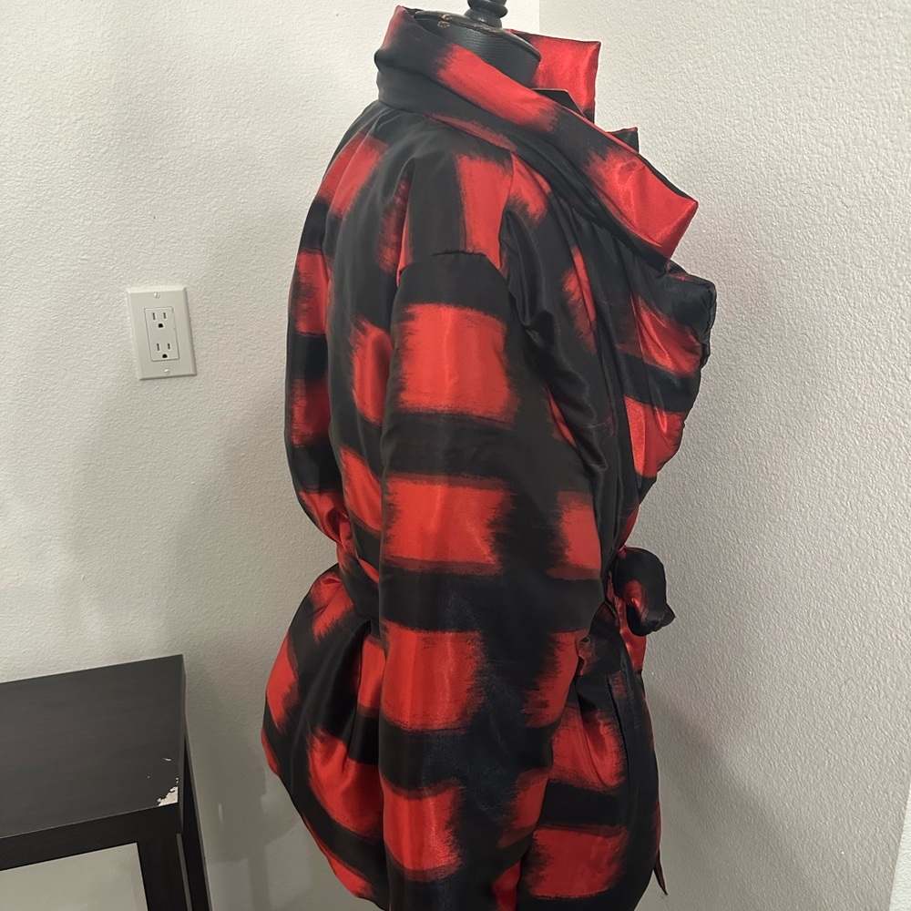 IMAN Global Chic Red and Black Brushstoke Belted Coat NWT - Picture 12 of 14